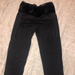 Cute booty scrunch leggings!